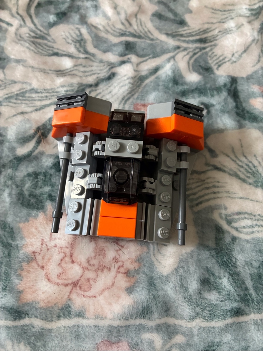 Lego x Star Wars miniature snow speeder